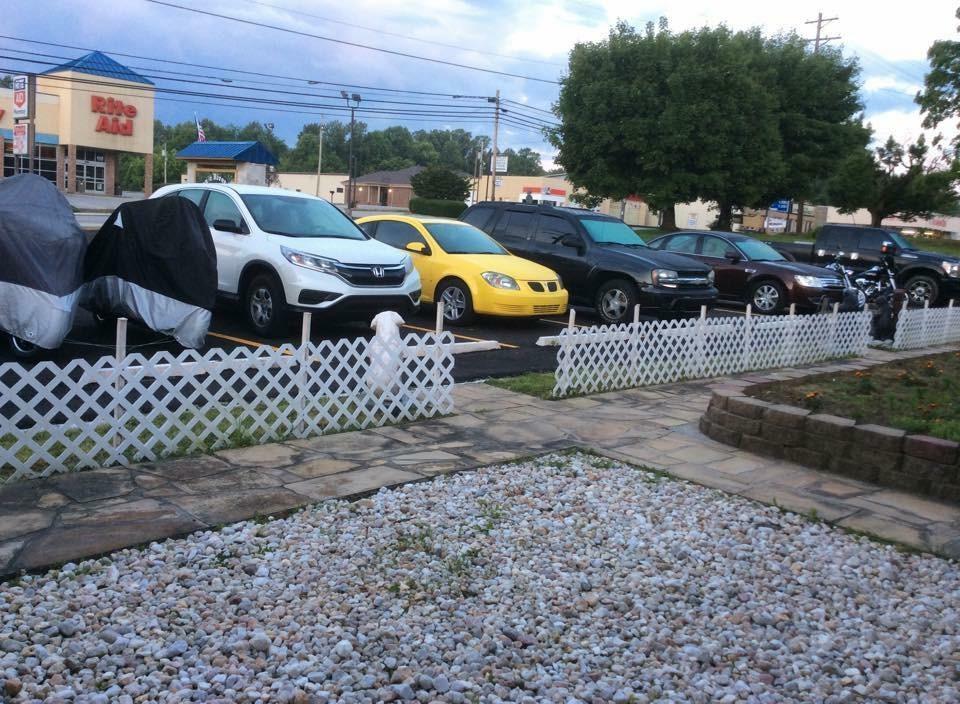 Scenic River Inn Motel Wartburg Bagian luar foto