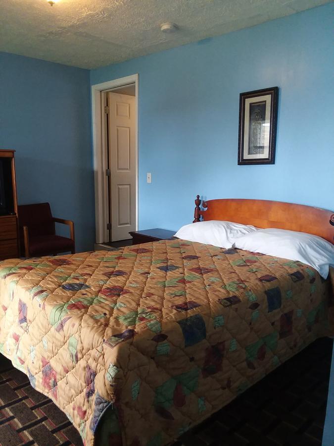 Scenic River Inn Motel Wartburg Bagian luar foto