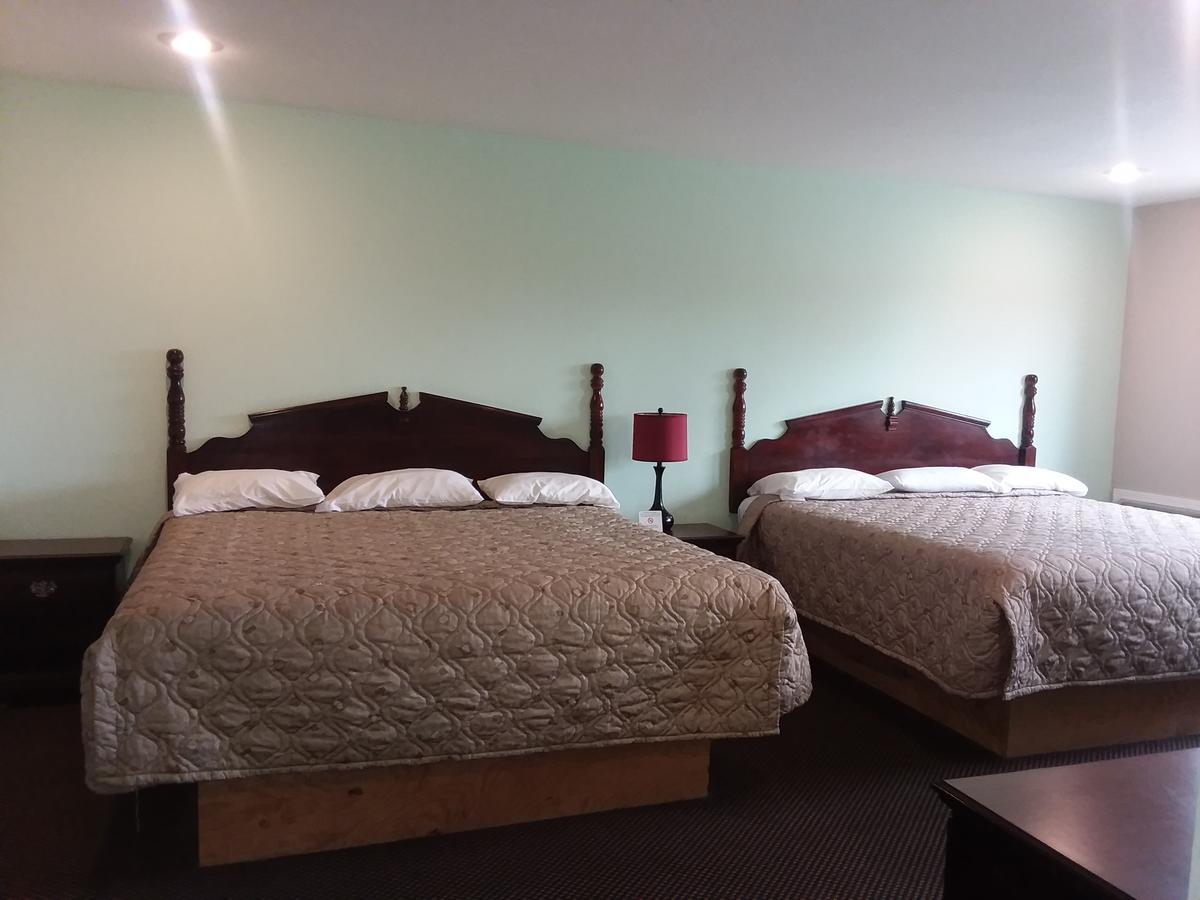 Scenic River Inn Motel Wartburg Bagian luar foto