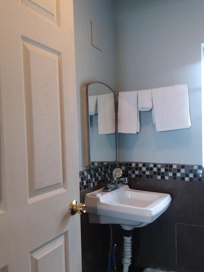 Scenic River Inn Motel Wartburg Bagian luar foto