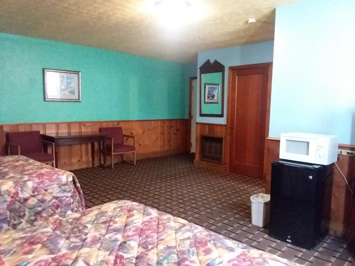 Scenic River Inn Motel Wartburg Bagian luar foto